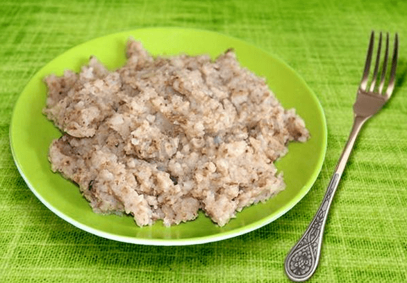 Ko te parri i hangaia i te buckwheat maru me te manikini